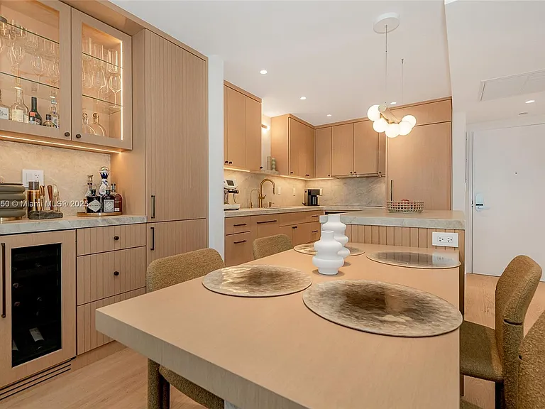 2301 Collins Ave #1527 — Photo 20