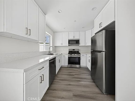 4th image of 14835 Nordhoff St