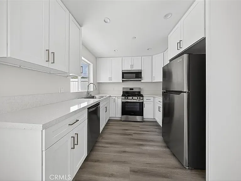 14835 Nordhoff St — Photo 4