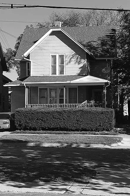 408 W Ionia St — Photo 2