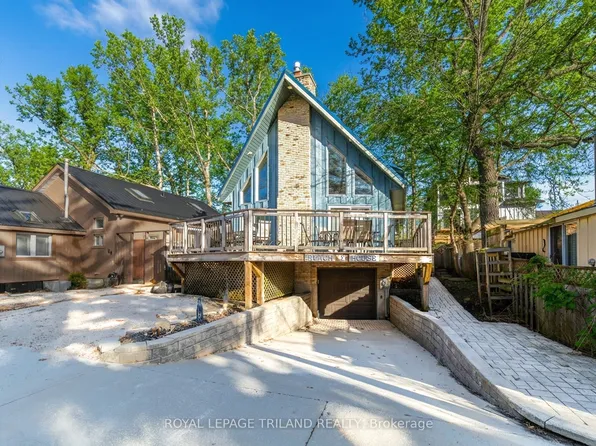 28 Elmwood Ave, Lambton Shores, ON N0M 1T0