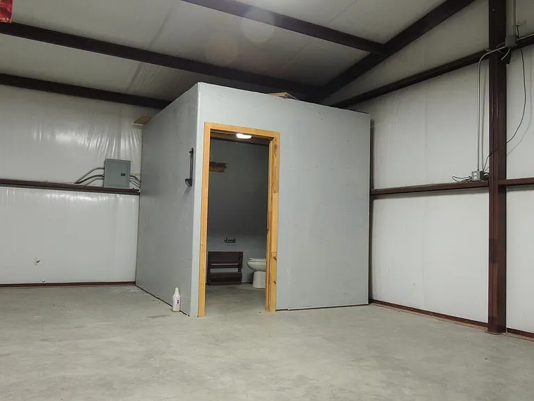 1003 N Doris Ave — Photo 25