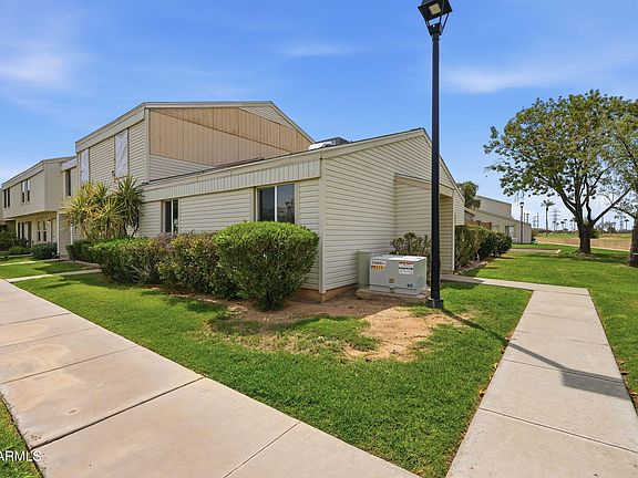 3rd image of 602 E STRAHAN Drive
