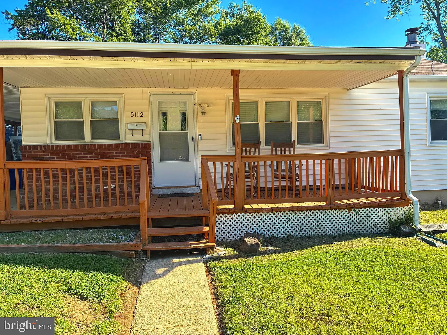 5 bed, 1216 sqft, $3,750 — Photo 2