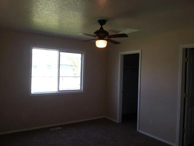 2420 W Grouse Ave — Photo 5