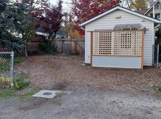 711 SW I St UNIT B, Grants Pass, OR 97526