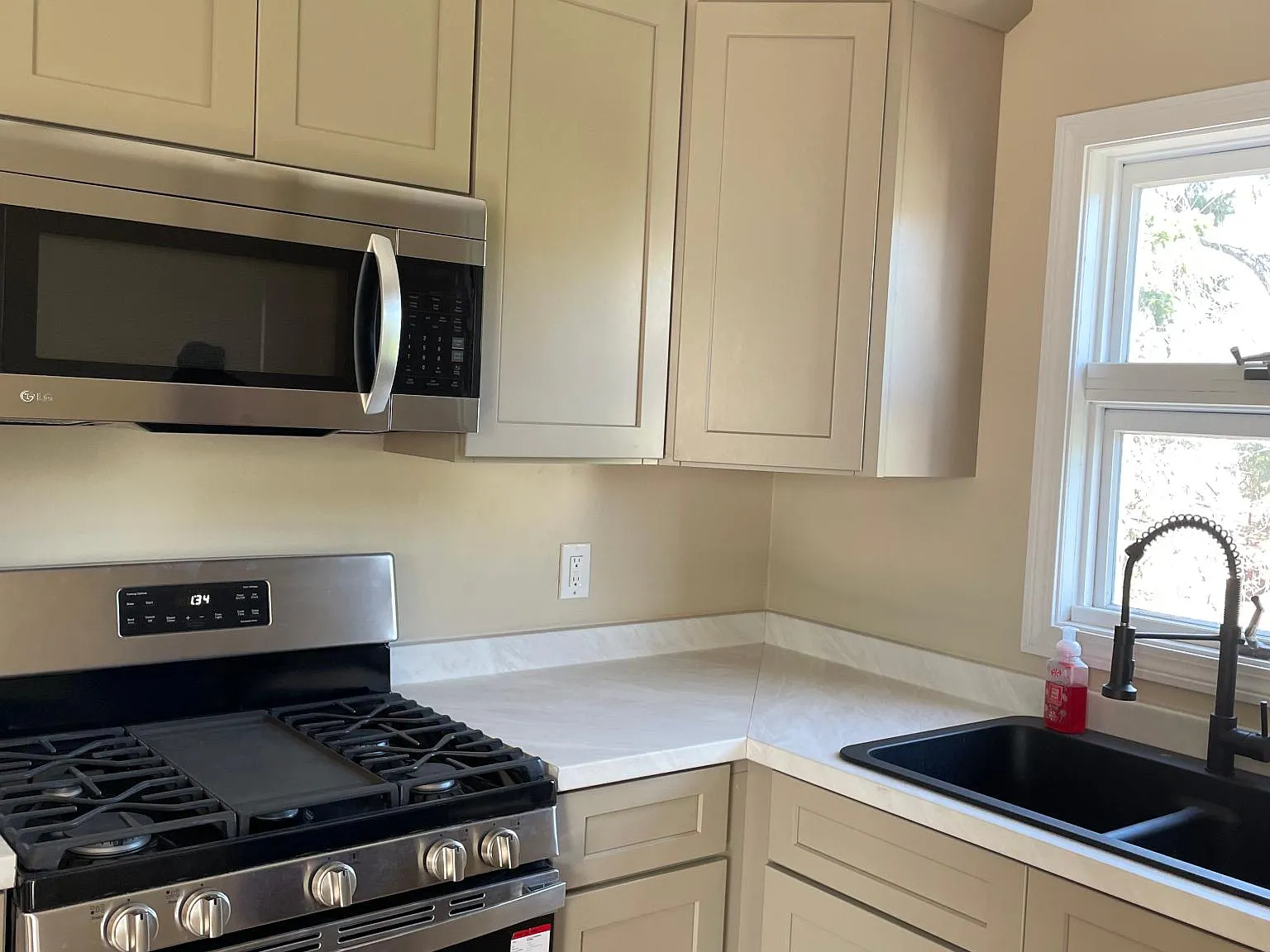 2 bed, 1500 sqft, $2,000 — Photo 2