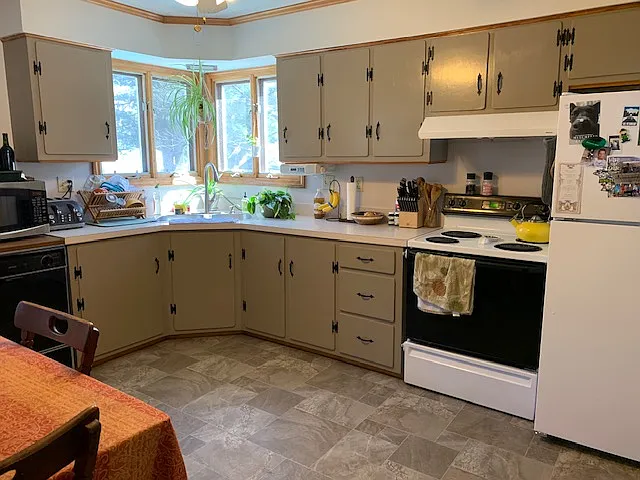 Kitchen from entry