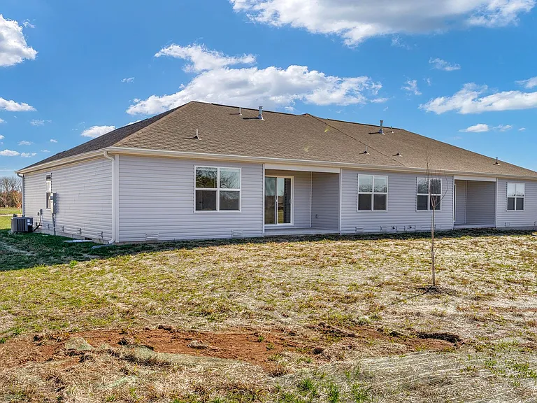 803 Lambert Cir — Photo 30
