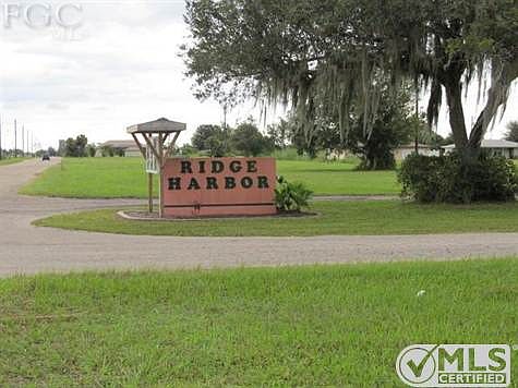 Located close to I75 off of Rt 17 in the established Community of Ridge Harbor.