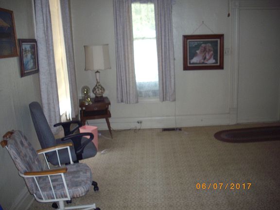 5th image of 240 N College Ave