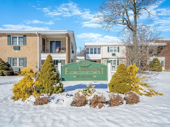 215 E Main Street #4, East Islip, NY 11730