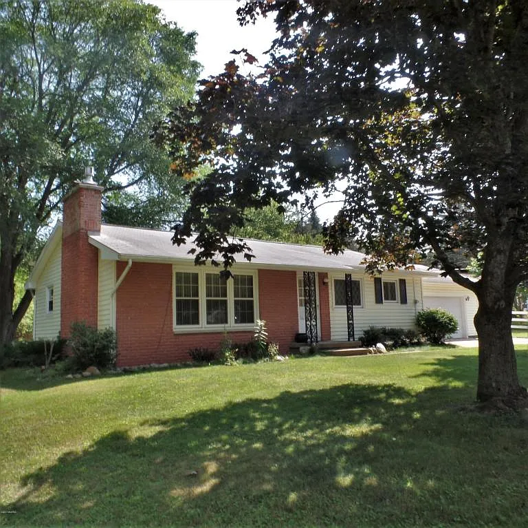 405 Bailey Dr photo 1