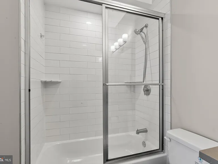 5230 Walnut St #2F — Photo 18