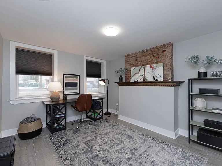 8 Elizabeth St #1 — Photo 2