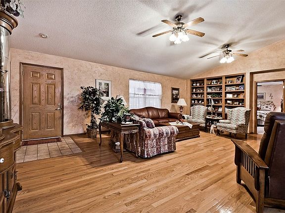 2nd image of 13511 Dogwood Dr