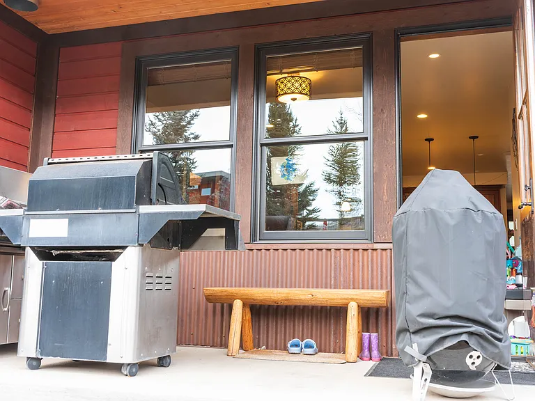 Patio with grill