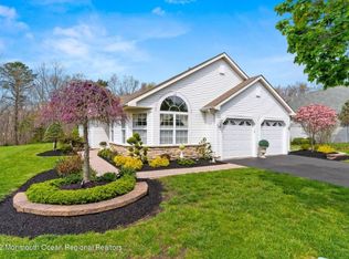 203 Skyline Dr, Lakewood, NJ