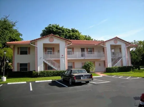 3061 Holiday Springs Blvd APT 202-5, Margate, FL 33063