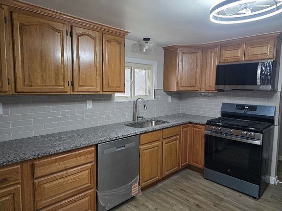 3rd image of 3216 Brodhead Rd