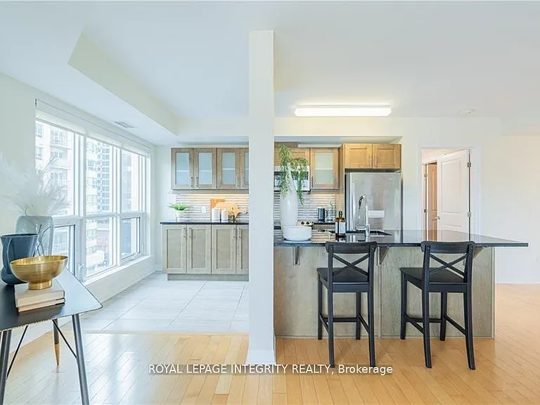 195 Besserer St #701 — Photo 18