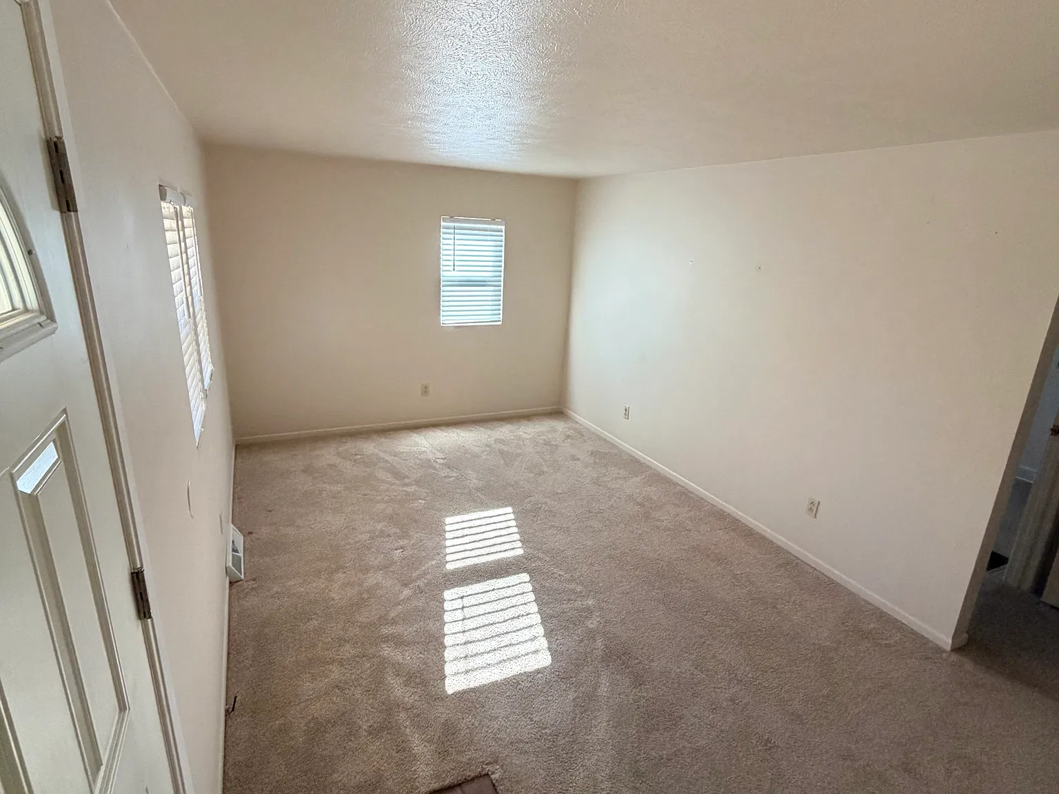 2 bed, 752 sqft, $1,200 — Photo 3