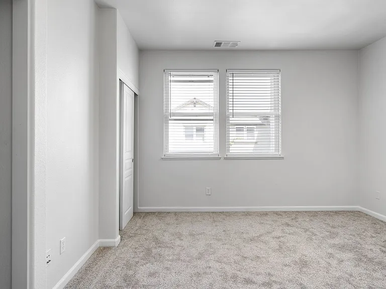 25502 Huntwood Ave — Photo 32