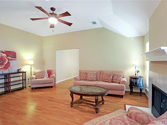 4th image of 4177 Creekhollow Dr