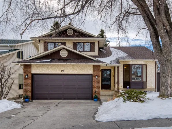 19 NE Scenic Grn NW, Calgary, AB T3L 1A1