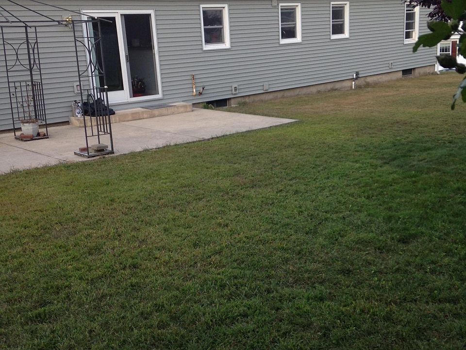 2nd image of 74 Lawrence Rd