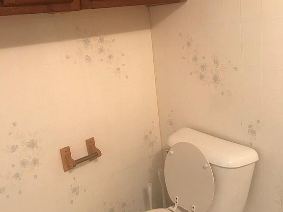 5th image of 301 NE Grant St
