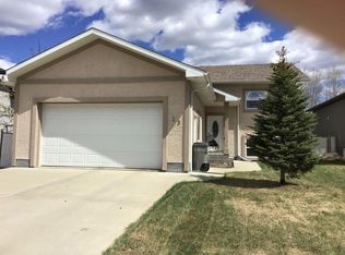23 SW Rodeo Way, Whitecourt, AB T7S0B9
