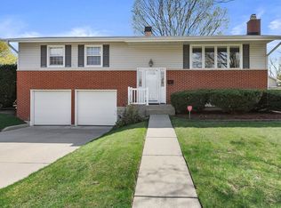 47 N Williams Dr, Palatine, IL 60074
