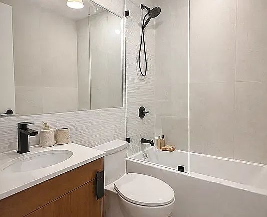 4th image of 242 6th St #1F