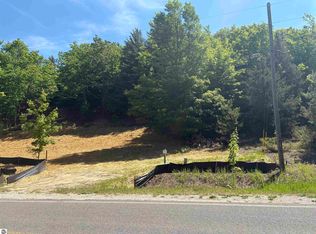 9394 E Hoxie Rd, Cedar, MI 49621