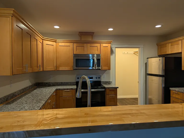 959 Wawona Ave SE #B — Photo 8