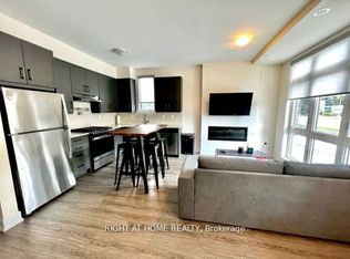 12868 Yonge St W #16, Richmond Hill, ON L4E 1J4