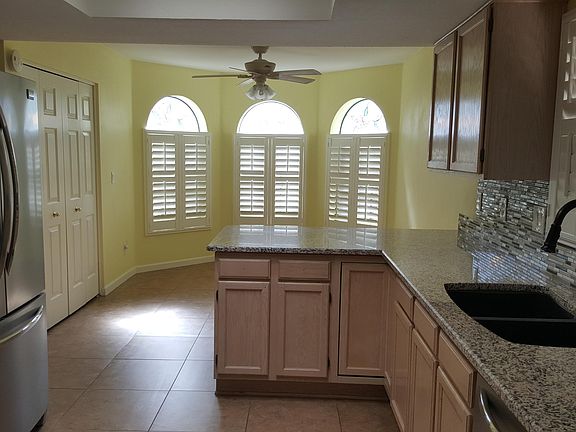 4th image of 4222 E Paradise Dr