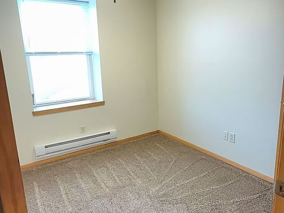 2nd image of 224 N Broadway St #Br224x-4