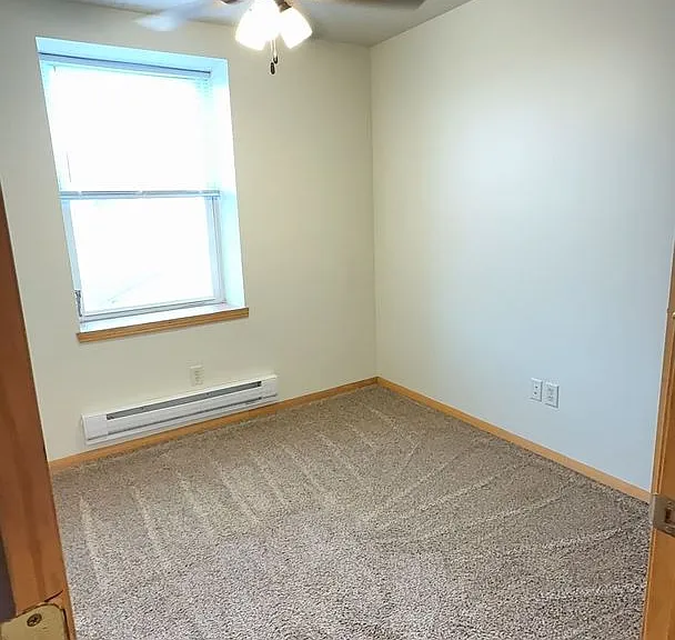 224 N Broadway St — Photo 2