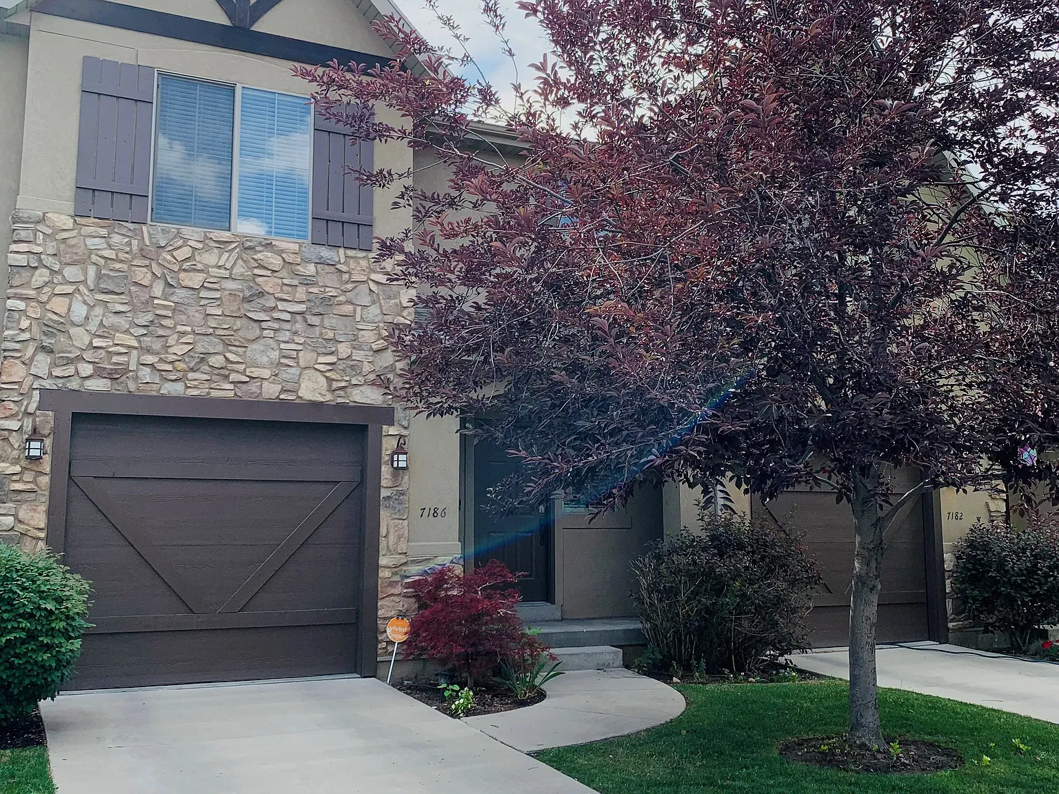 4 bed, 2016 sqft, $2,250 — Photo 2