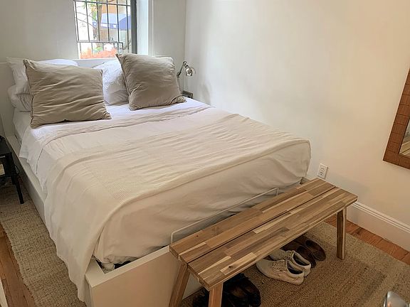 5th image of 150 W 73rd St APT 3