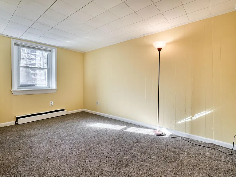 327 E University Pkwy #B — Photo 4