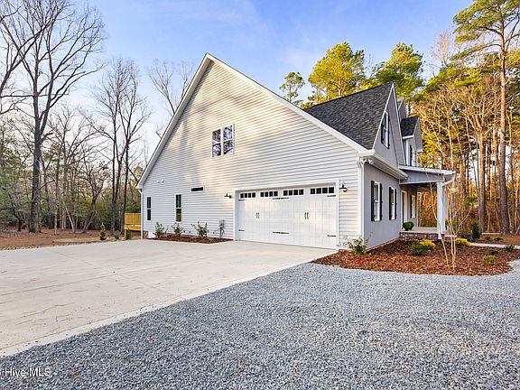 5th image of 370 Michael Road