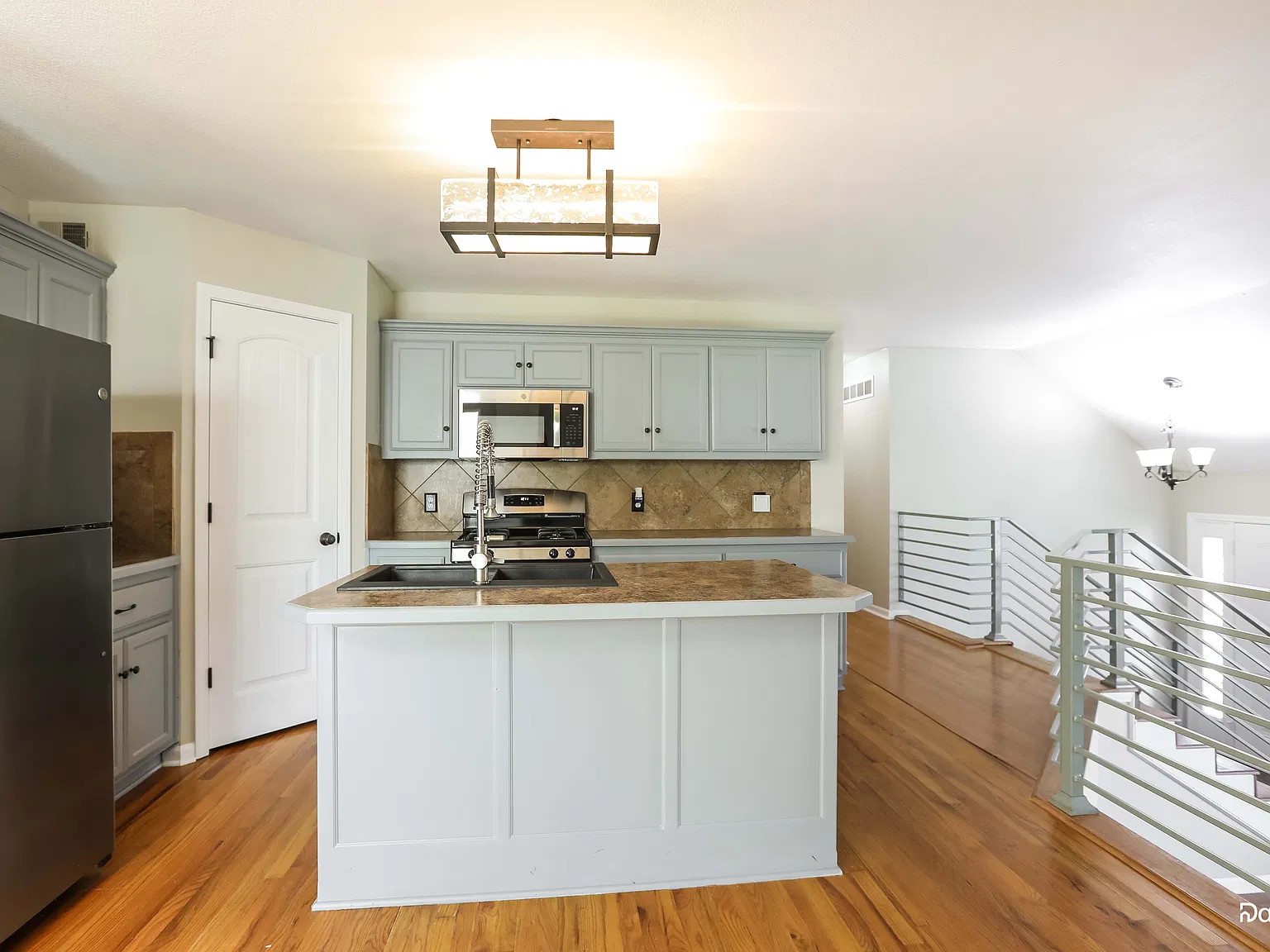 3 bed, 2.5 bath, 1984 sqft, $2,545 — Photo 4