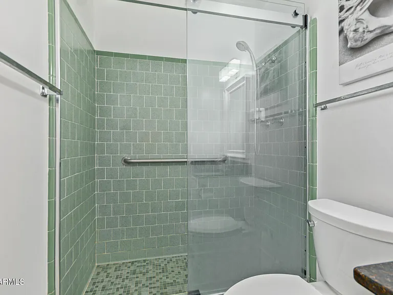 106 E Geneva Dr — Photo 26