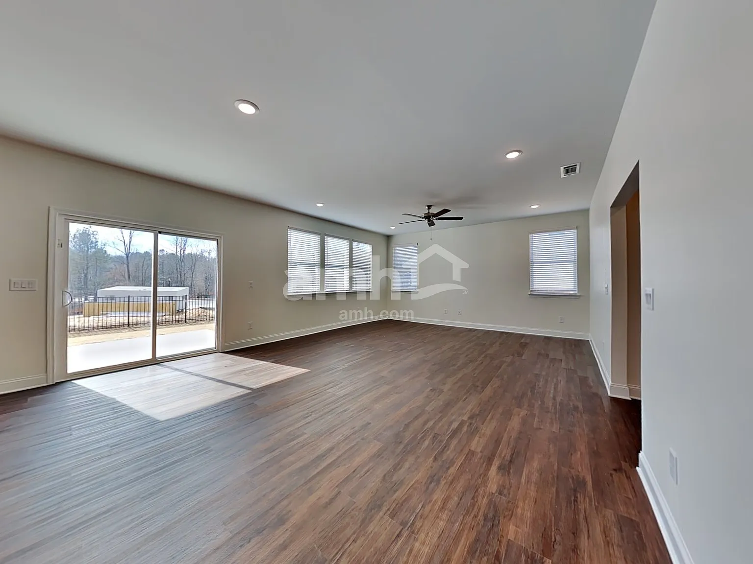 4 bed, 3.0 bath, 2513 sqft, $2,760 — Photo 4