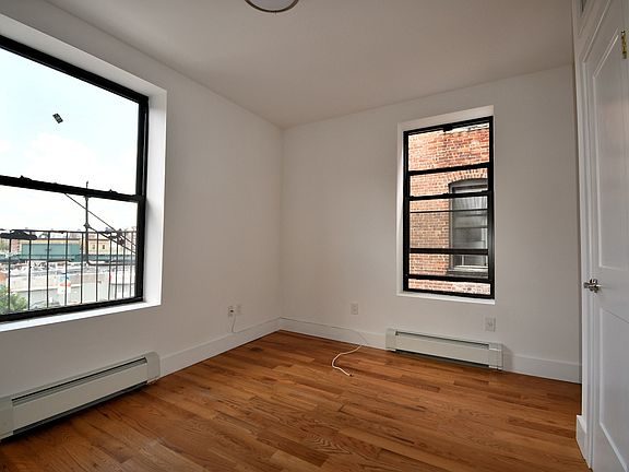 5th image of 1019 Southern Blvd #B