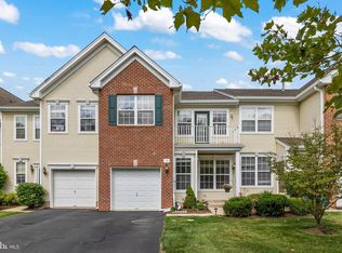 5 Normandy Dr, Princeton Junction, NJ 08550