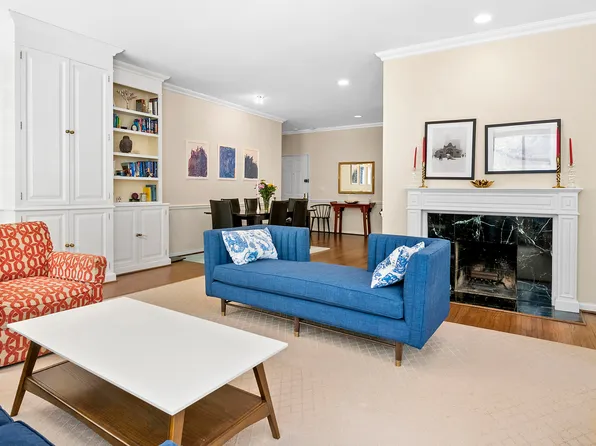 301 East 52nd Street image 1 of 10